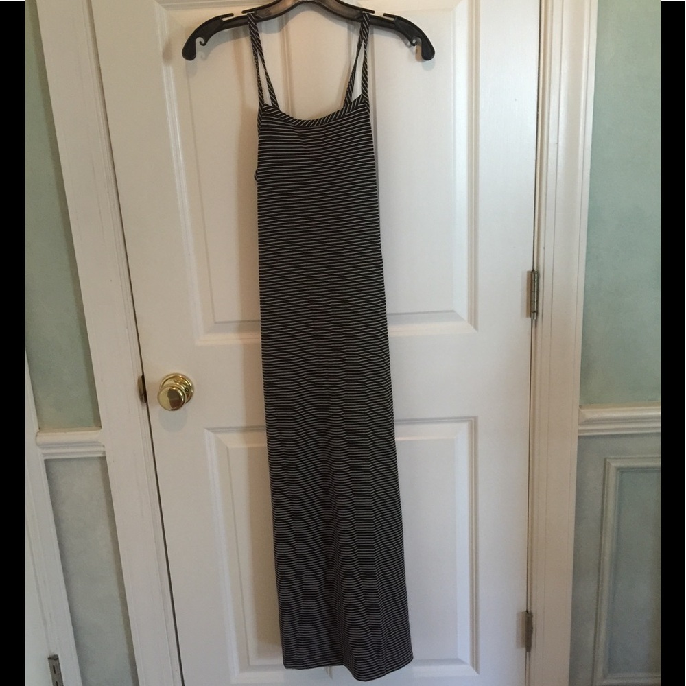 Striped Gap dress. Dark brown and white stripes.